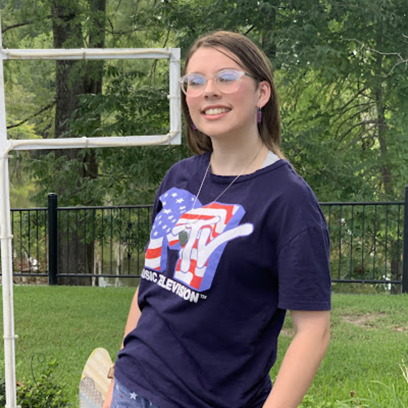 Meet your Posher, Mallory - Picture 1 of 1